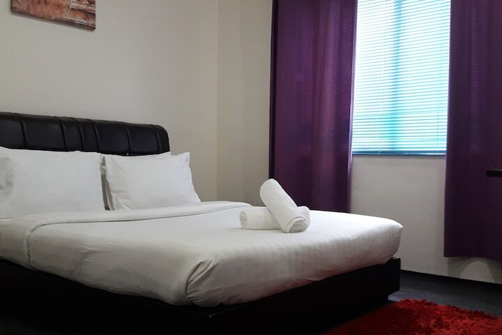 Room 8 of 15