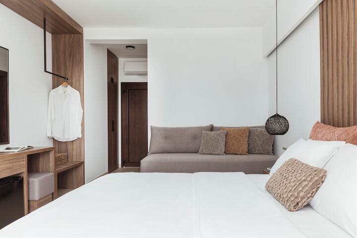 Room 5 of 43