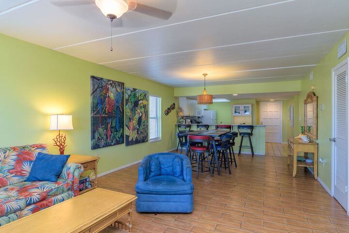 Room 12 of 25