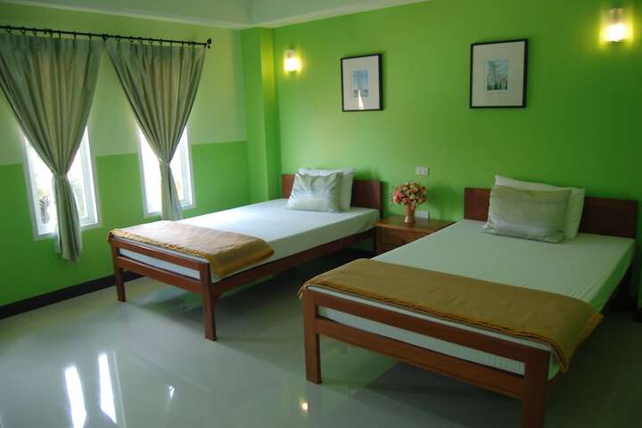Room 10 of 42