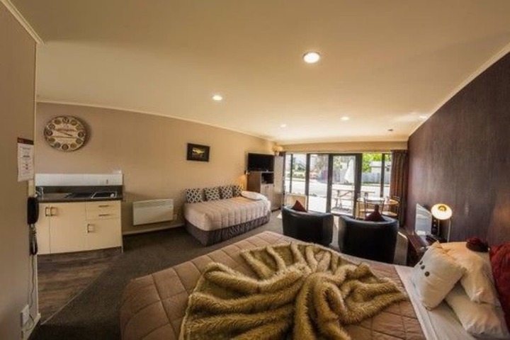 Room 6 of 40