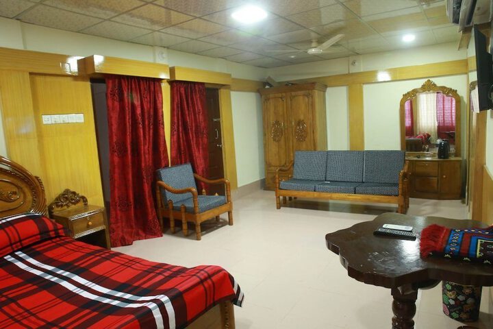 Room 6 of 11