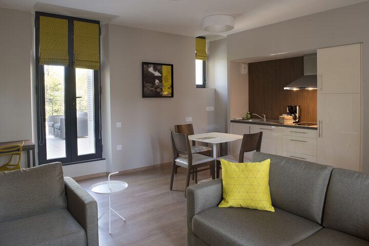Room 8 of 21
