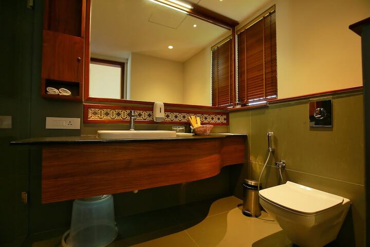 Room 45 of 98