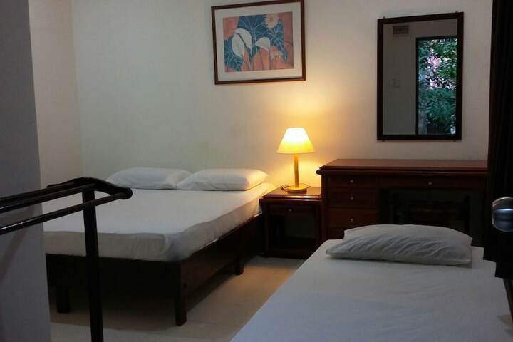 Room 10 of 34