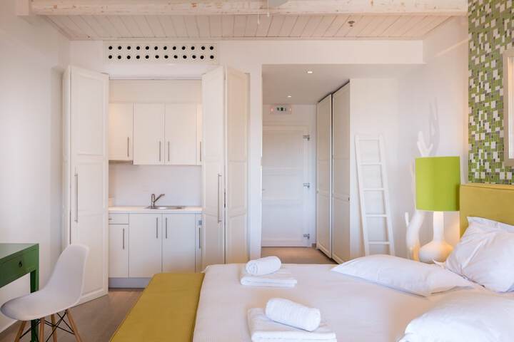 Room 12 of 39