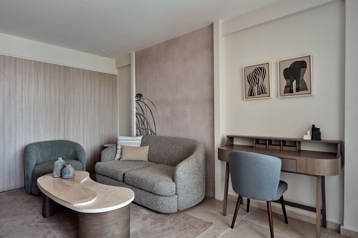 Room 28 of 135