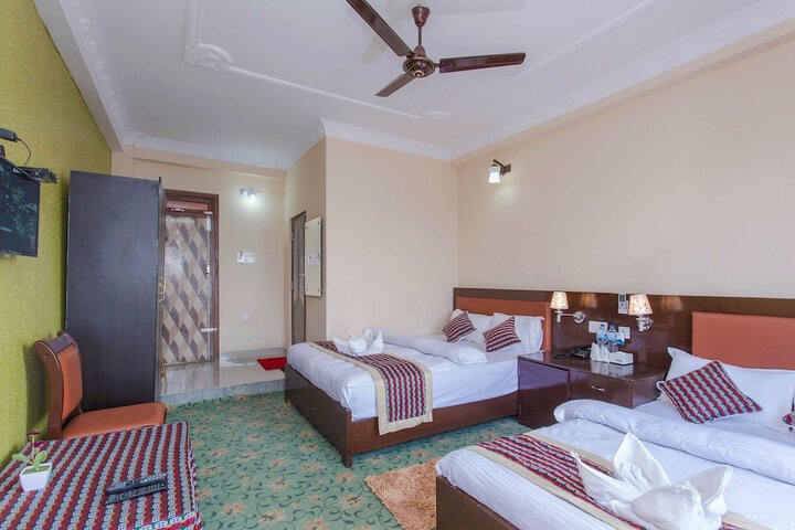Room 4 of 40