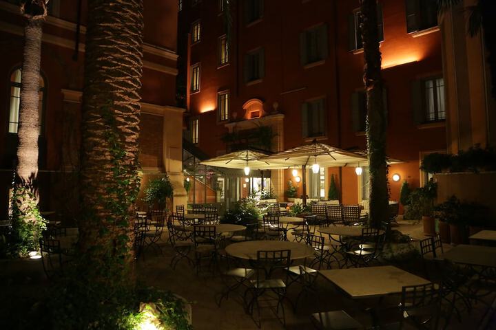 Hotel Exterior 80 of 104