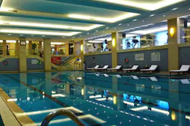 Pools & Facilities