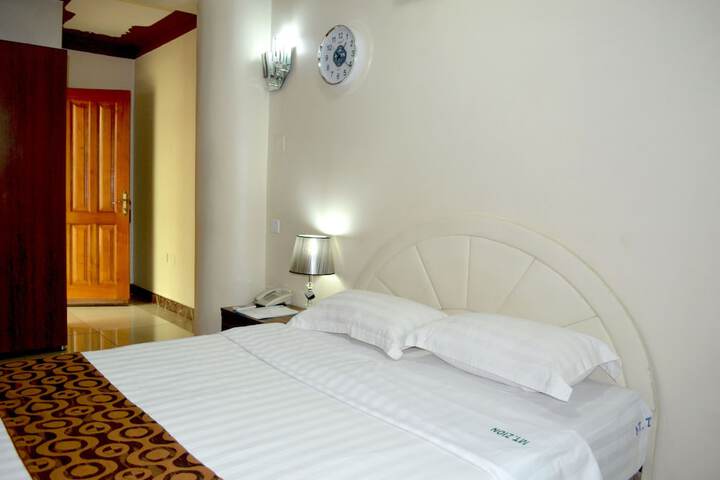 Room 8 of 61