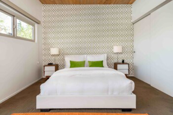 Room 50 of 52