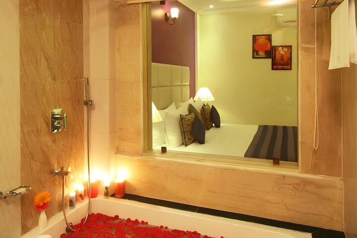 Room 16 of 27