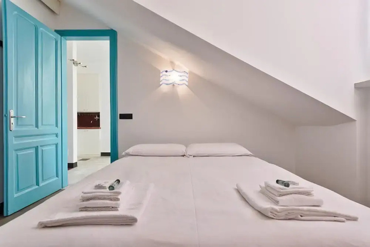 Room 4 of 14