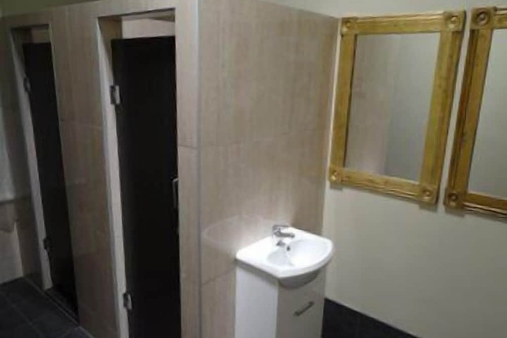 Room 13 of 31