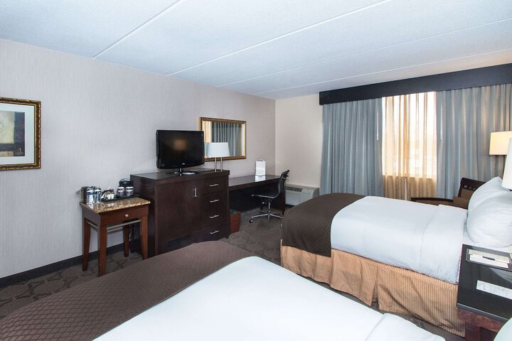 Double Accessible King Size Bed (2 of 8)