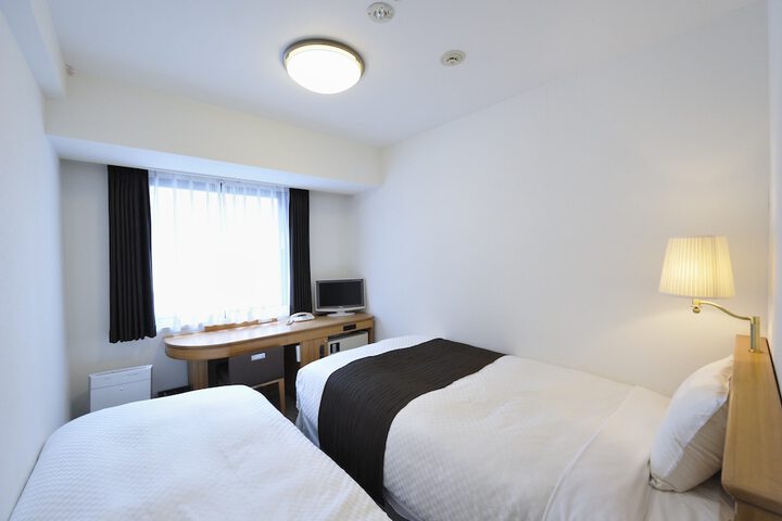 Room 8 of 47