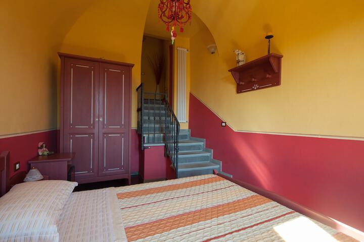 Room 5 of 40