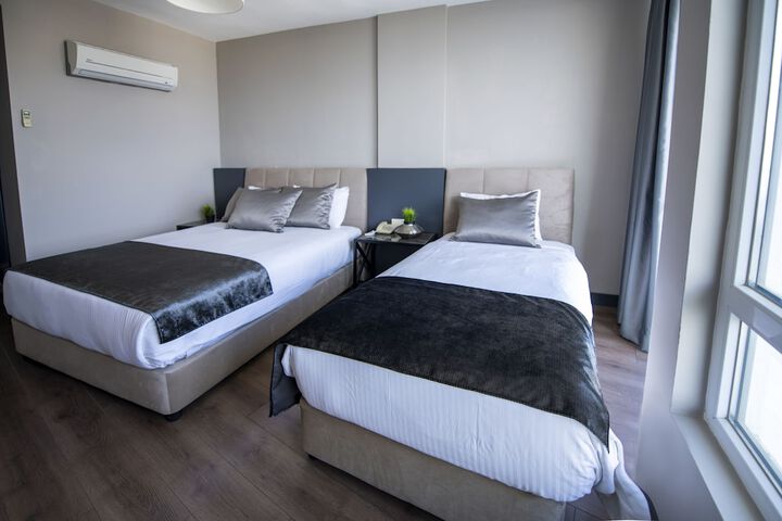 Room 10 of 62