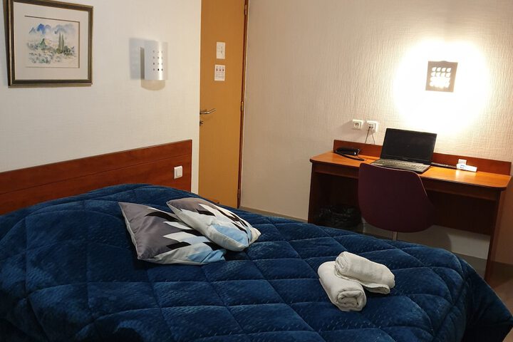 Room 12 of 40