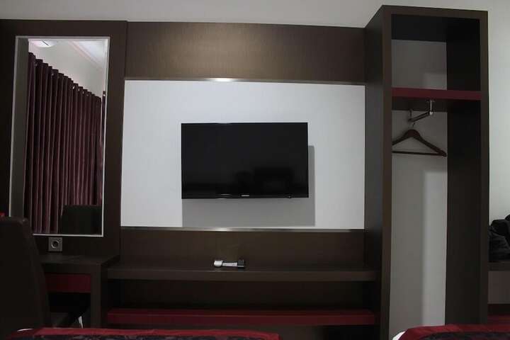 Room 30 of 43