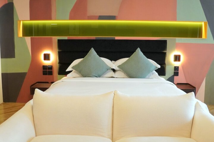 Room 26 of 63
