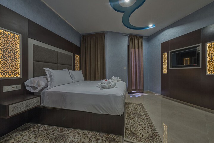 Room 7 of 62