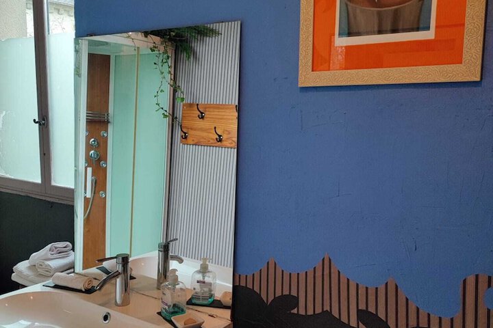 Room 43 of 76