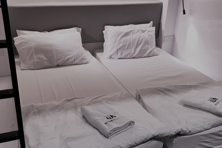 Room 5 of 39