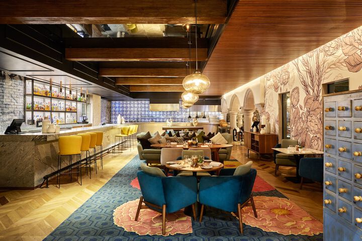 Lounge 195 of 283