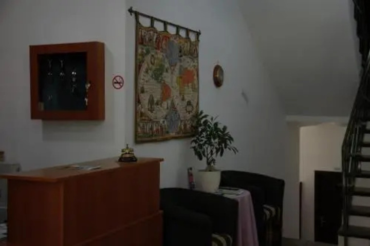 Room 13 of 21