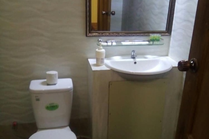 Room 12 of 26