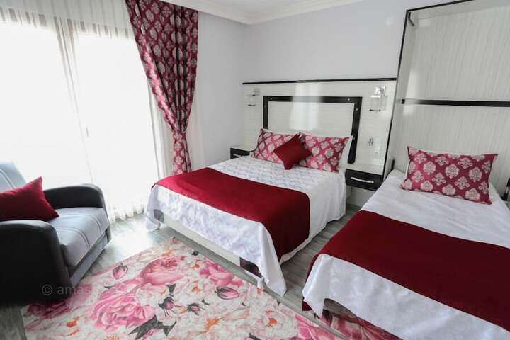 Room 3 of 27