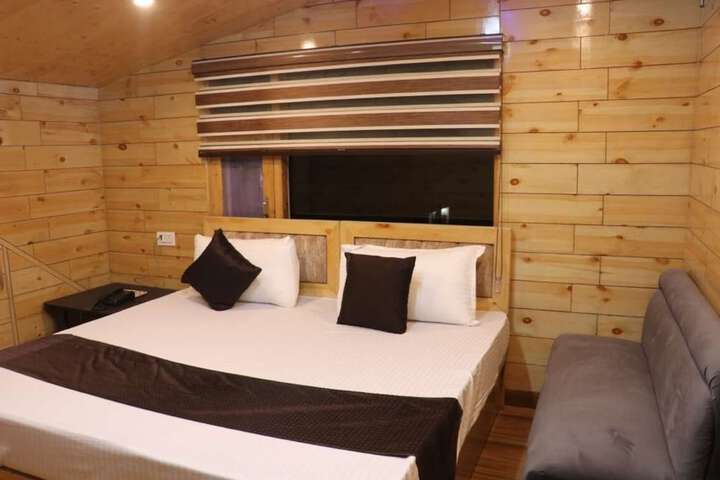 Room 6 of 26