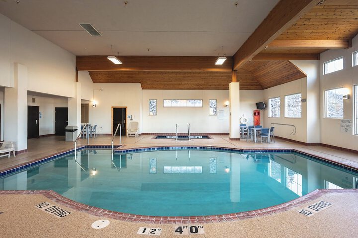 Pool 44 of 87