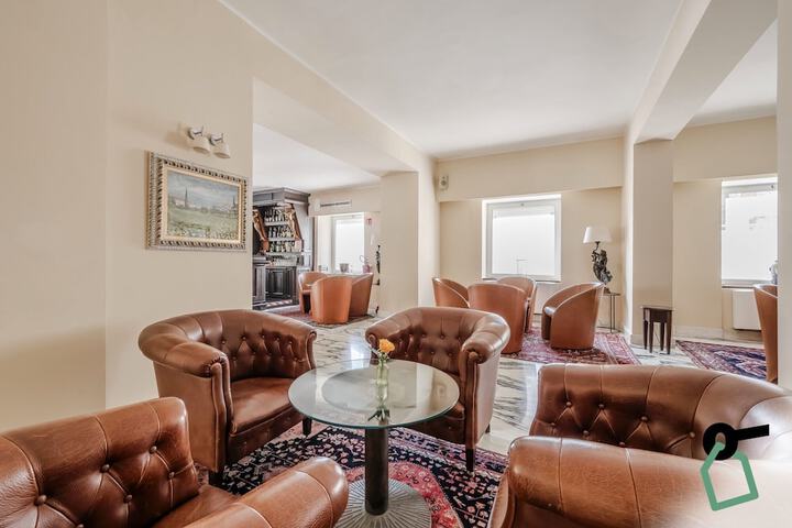 Lounge 55 of 72