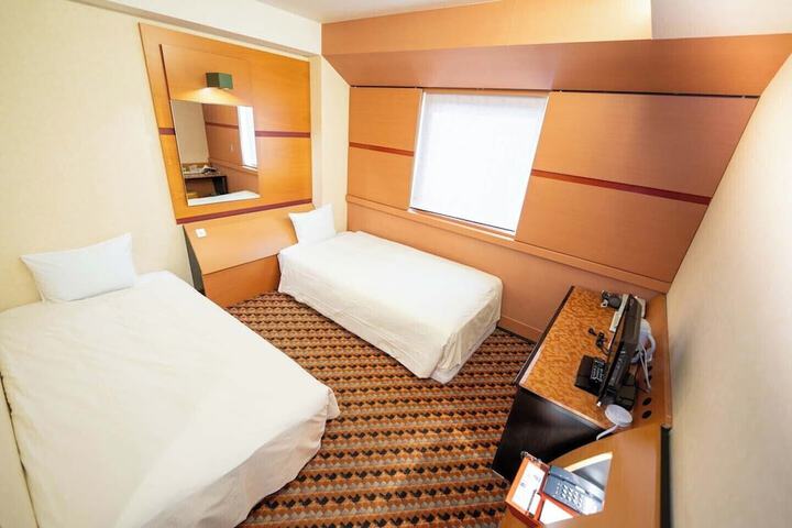 Room 9 of 60