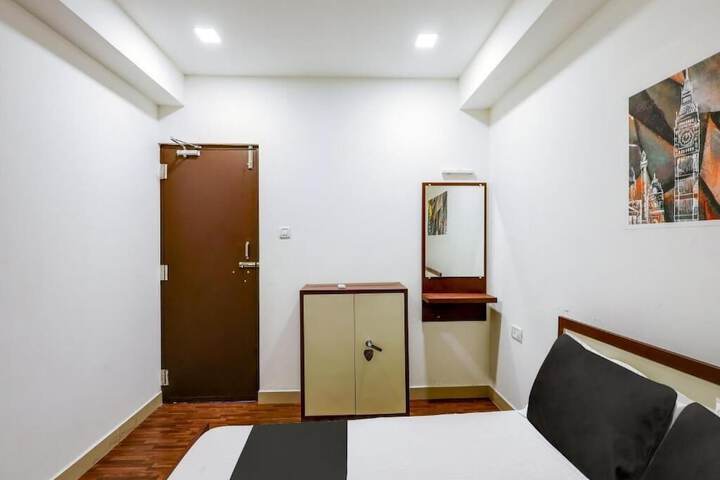 Room 5 of 15