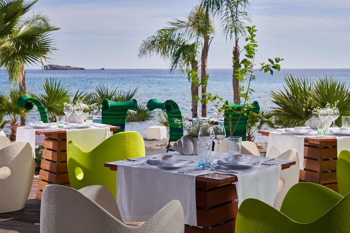Dining 206 of 253