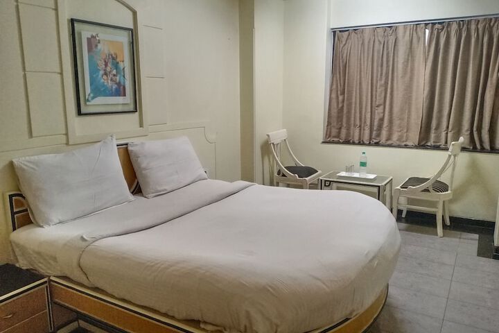 Room 9 of 35