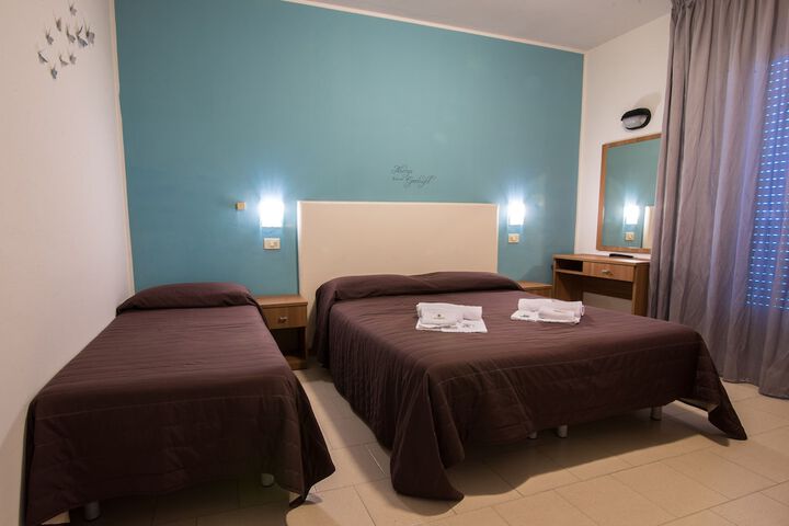 Room 8 of 63