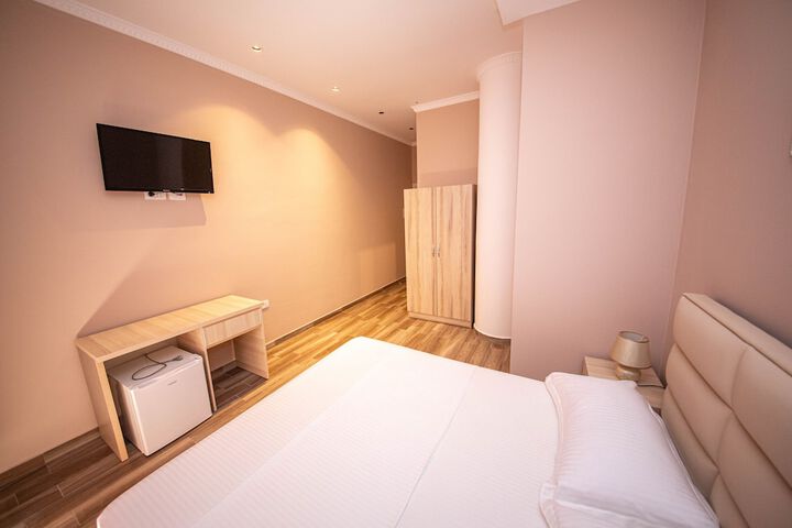 Room 5 of 41