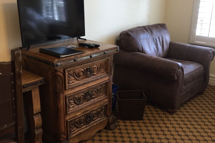 Room 22 of 221