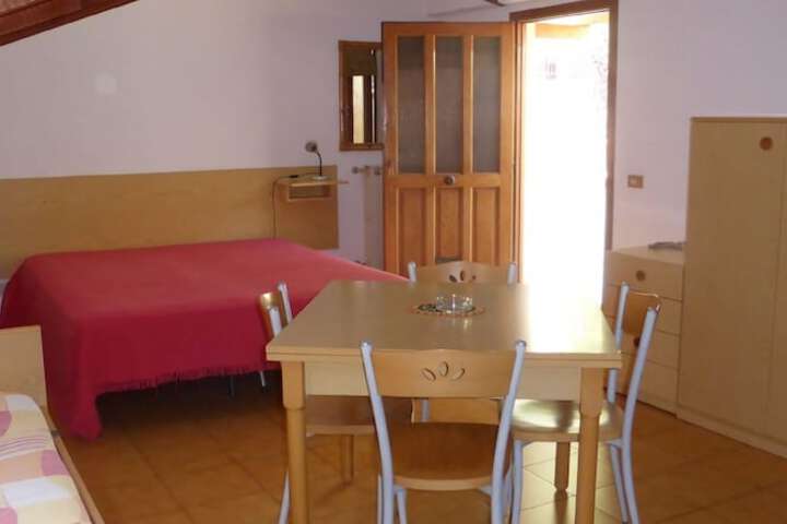 Room 3 of 46