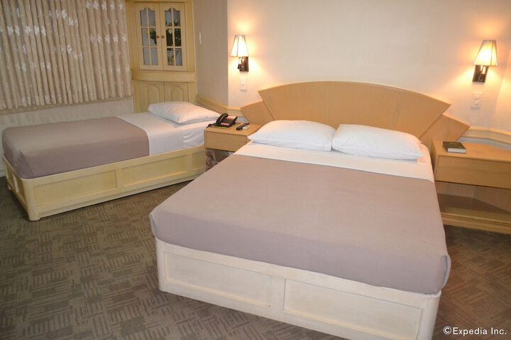 Room 30 of 82
