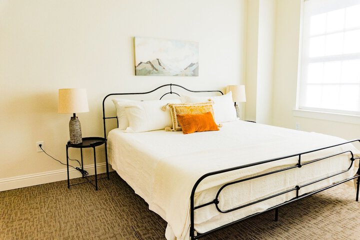 Room 26 of 220