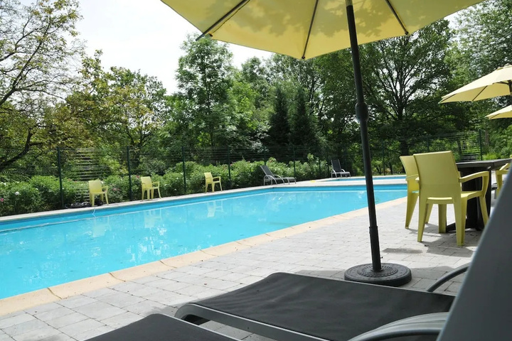 Pool 12 of 20