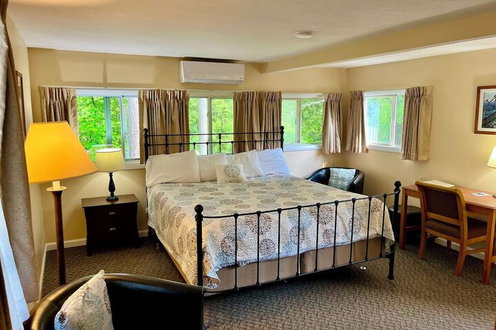 Room 25 of 106