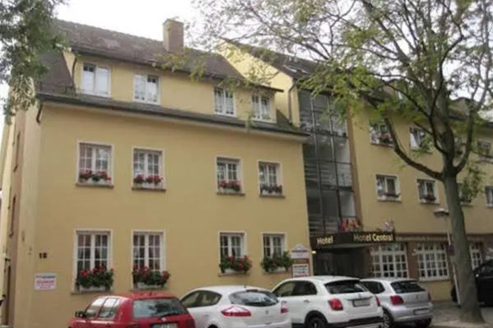 HOTEL CENTRAL