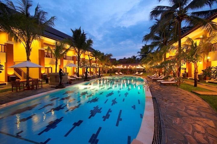 Pools & Facilities
